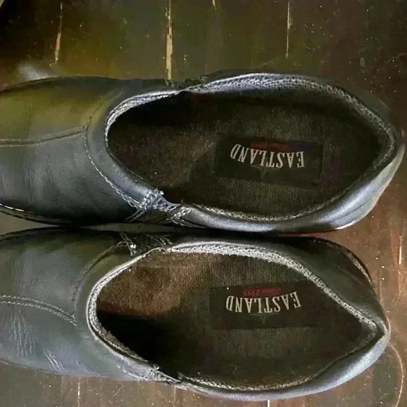 GUC Women’s Eastland Slip On Loafers. Black. Size 8. - Picture 5 of 6